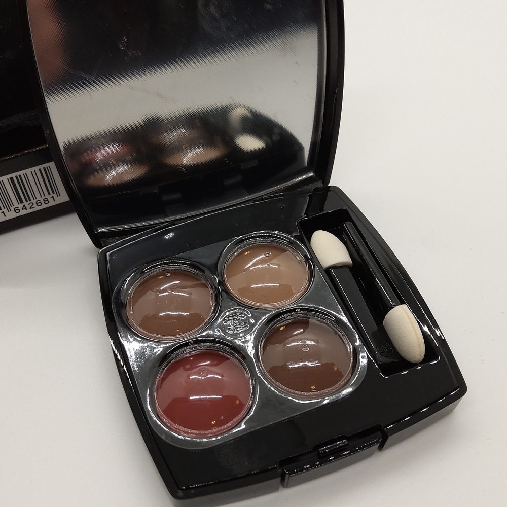 CHANEL Les 4 Ombres Multi-Effect Quadra Eyeshadow Palette NIB 2g - Picture 3 of 8
